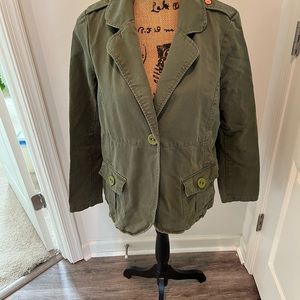 Army green light weight 1 button front jacket.